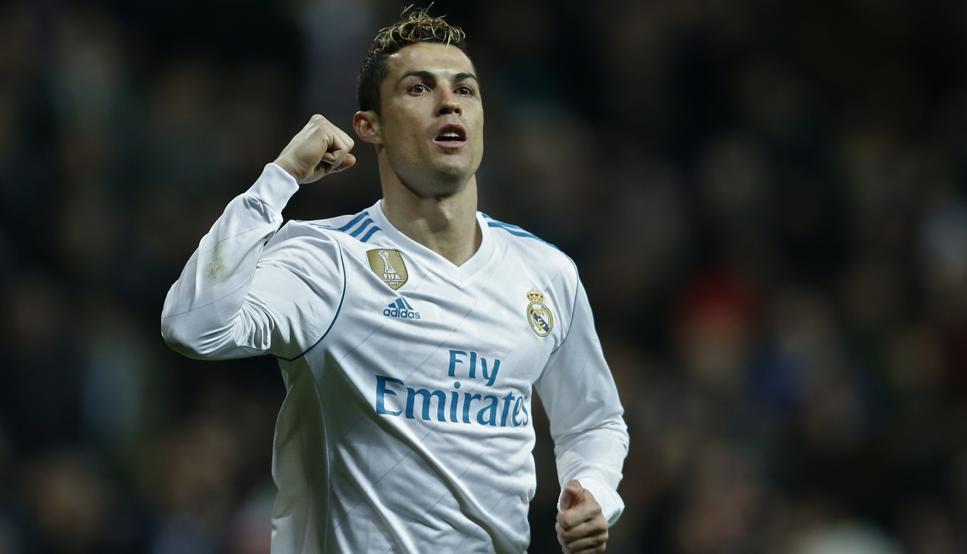 重大突破！VAR将新增角球和第二黄牌复核权限，2026世界杯率先试点