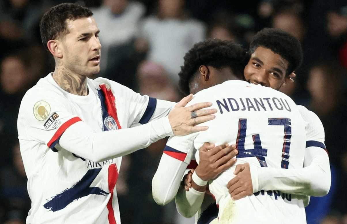 League Awards颁奖：Chovy年度最佳选手，Tarzan LPL最佳